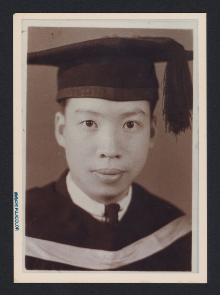1938年孫方鐸教授北京清華畢業照。