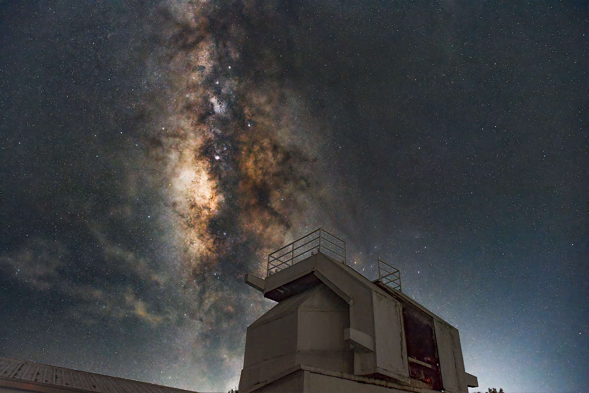 夏季銀河與鹿林天文台